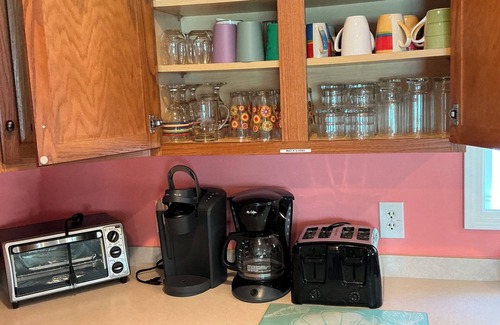 Wildwood House | Book your fall/winter/spring get away. Close to convention center. Ranch home.