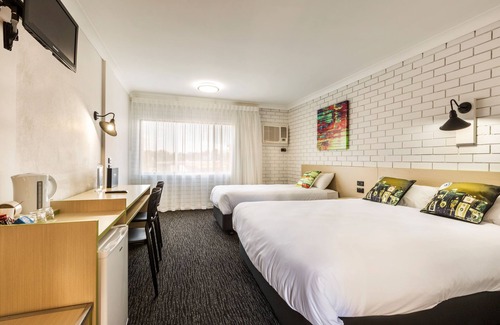 Lavington Hotel | Boomerang Hotel