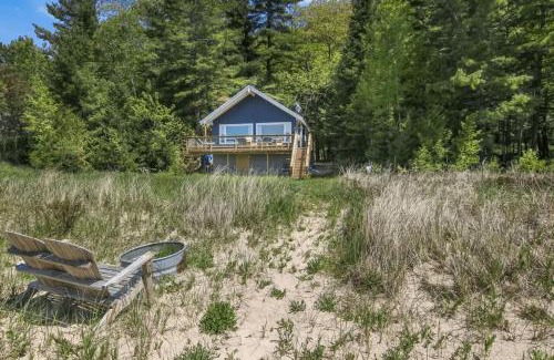 Lake Leelanau House | Boona Vista Lake Michigan Beach Front Cottage