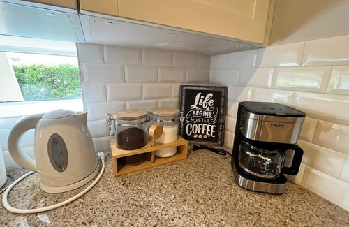 Westchester House | Bora Bora Relax Heaven - Pool- BBQ - Fits 12