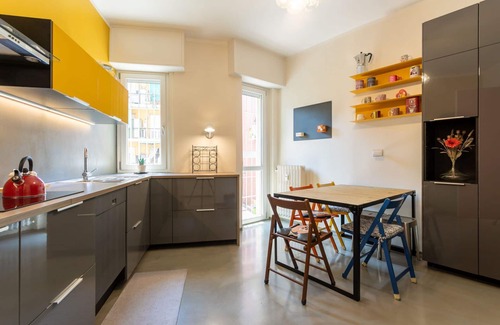 Bullona Apartment | Borgese 2Br apt with balcony by Halldis