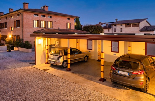 Mussolente Apartment | Borgo Tabari Mondrian