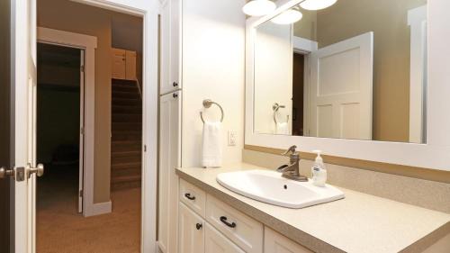 Saugatuck House | Borrowed Thyme