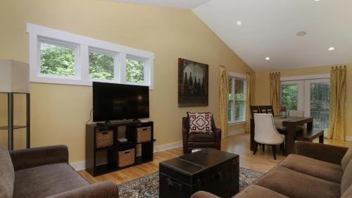 Saugatuck House | Borrowed Thyme