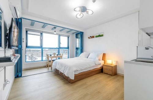 Kunip House | Boryeong Wifi Condo Pension