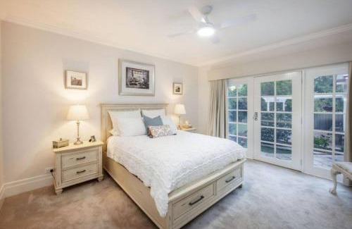 Albury House | Botanical gardens retreat