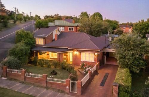 Albury House | Botanical gardens retreat