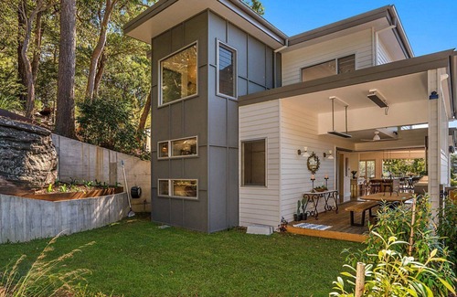 Hardys Bay House | 'Bouddi Galing' by Accom Holidays
