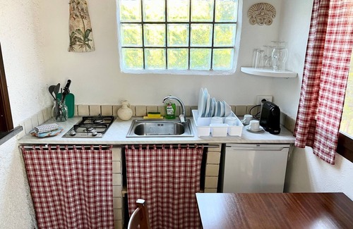 Panza Apartment | "Bougainvillea cottage" with garden, swimming pool and spa hot tub