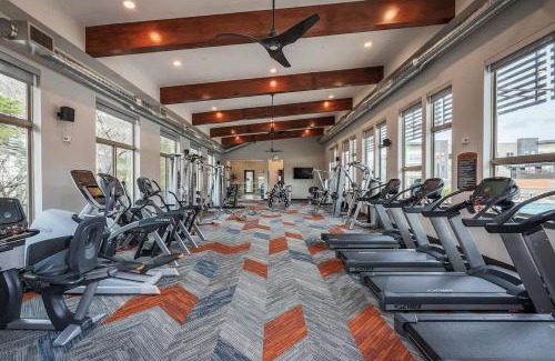Richardson Apartment | Boulevard Stays Direct Trail Access Parking Pool Gym 02