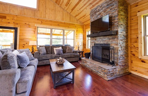 Logan Cabin | Bourbon Trail Lodge by The Inn & Spa at Cedar Falls