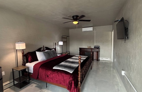 Historic Downtown Hotel | Boutique hotel in historic downtown Ocala: King