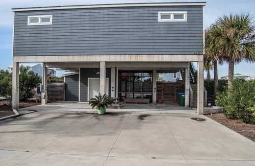 Cape San Blas House | Bow Wow Bungalow - Gulf View, Pet Friendly Fenced Yard, Lap Pool, 3 Min Walk to Gulf