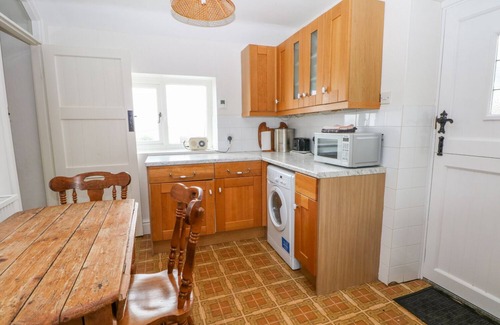 Chapel en le Frith Cottage | BOWDEN HEAD FARMHOUSE COTTAGE, pet friendly in Chapel-En-Le-Frith