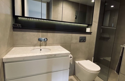 Box Hill Apartment | BoxHill Super2B2B Apt+XLBalcony WithView+FreeParking+Pool&Gym&Sauna