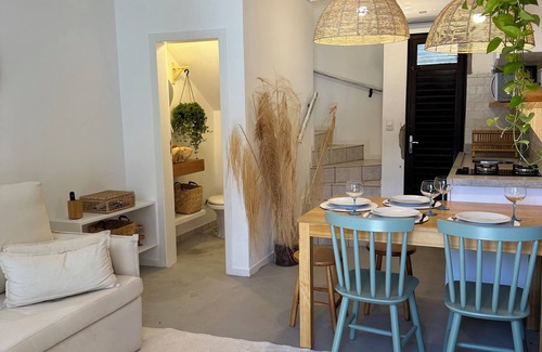 Armacao Apartment | Sea view apartment with private access to the beach.