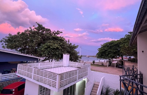 Armacao Apartment | Sea view apartment with private access to the beach.