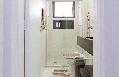 Jardim Belmar Apartment | Apartamento 2 Quartos, Piscina, Garagem, Churrasqueira, ar e 2 WC no Guarujá