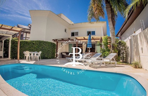 Jurere Internacional House | Vrbo Property