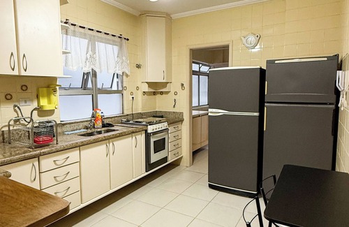 Parque Enseada Apartment | PENTHOUSE - 150 METERS FROM THE BEACH. Street with shops, restaurants, sea view.