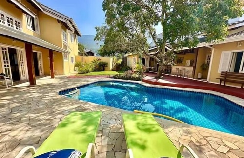 Praia da Olaria House | Casa Moderna, Próxima da Praia do Arrastão