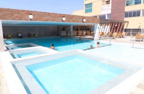 Caldas Novas Apartment | Piazza with access to the Acqua Park