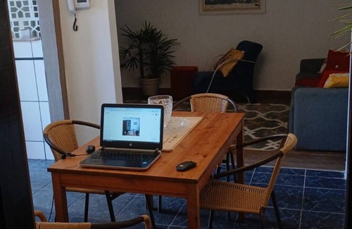 Zona Leste House | "Ideal refuge for work and conferences "