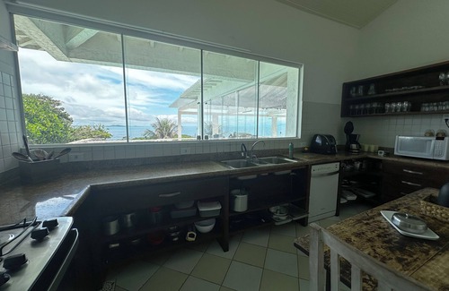 Joao Fernandes Villa | Mansion in João Fernandes - Beachfront