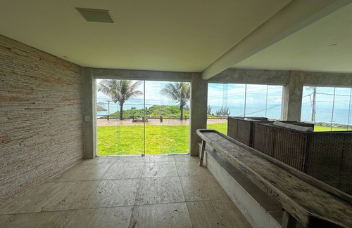 Joao Fernandes Villa | Mansion in João Fernandes - Beachfront