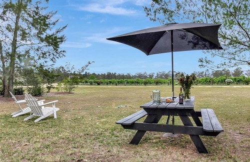 Rothbury Cottage | Bracken Ridge Vineyard - The Kingston - Villa 3