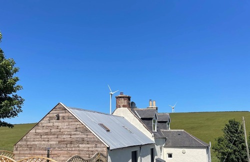 Turriff Cottage | Bramble Cottage - a rural that sleeps 4 guests in 2 bedrooms