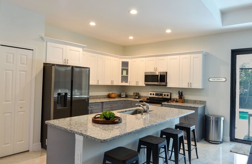McGregor House | Brand new 2021 home build w/large pool. Central to everything fun in Ft Myers!