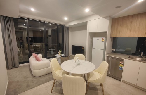 Lyneham Apartment | Brand New 2B1B Apt in Inner North of Canberra