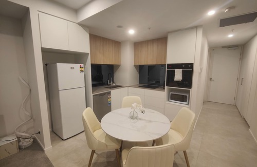 Lyneham Apartment | Brand New 2B1B Apt in Inner North of Canberra