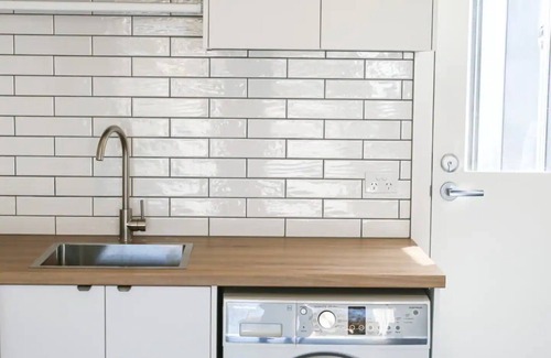 Wendouree House | BRAND NEW 3 b/r townhouse 1 block to lake