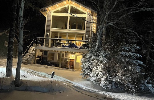 Pittsburg House | Brand new 3-bedroom lakefront house in wonderful Pittsburg. Enjoy a cozy stay