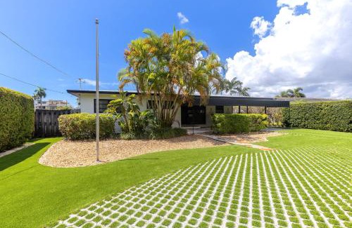 Lauderdale Harbours House | BRAND NEW 4 Bedroom Waterfront Villa w Boat Dock
