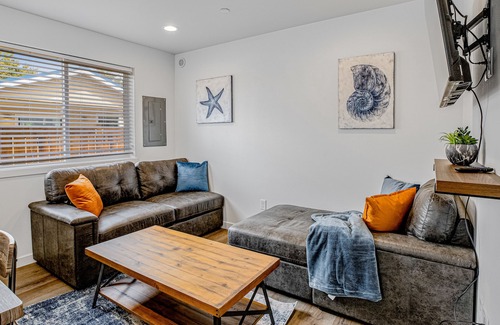 Ocean Shores Cottage | Brand-new cottage - downtown - walk to beach, dog-friendly - central AC & W/D