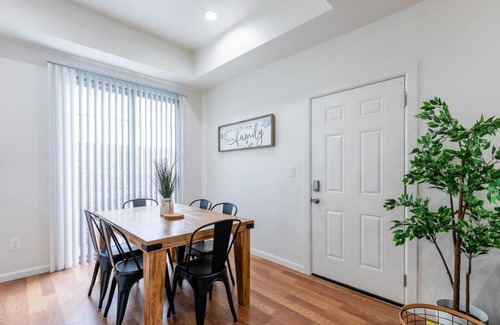 Lomita House | BRAND NEW - Cozy, Central, Private, All Amenities