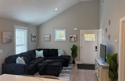 Wakefield-Peacedale Apartment | Brand New Cozy Coastal Cottage