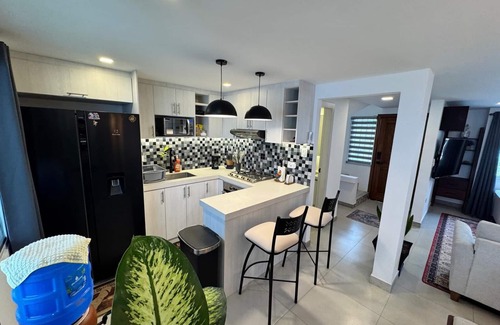 Manta House | Brand new family home! 10 mins from the beach