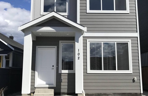 Okanagan-Similkameen House | Brand new grt local