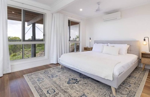 Valdora House | Brand-new Hinterland Retreat Valdora with Studio
