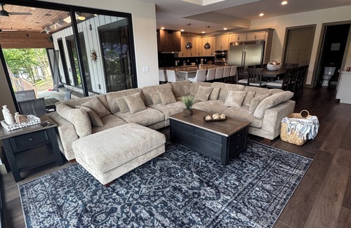 Osage Beach House | Brand new luxurious 6 bedroom house w/Pool and dock in charming Porta Cima.