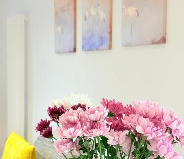 Uxbridge North Apartment | Brand-New Luxury Residences, Private Terrace - Opposite Piccadilly Line, 1-8 Guests