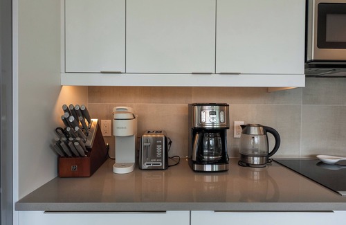 Laurel Park Condo | Brand New Luxury Townhouse in Downtown Sarasota w/Elevator, Kayaks, and bicycles