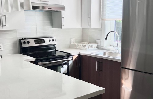 Shaughnessy House | Brand New Modern Laneway House with Free Parking