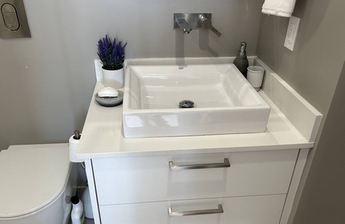 Grand Harbour Apartment | Brand new one bedroom plus den apartment at Harbour Walk