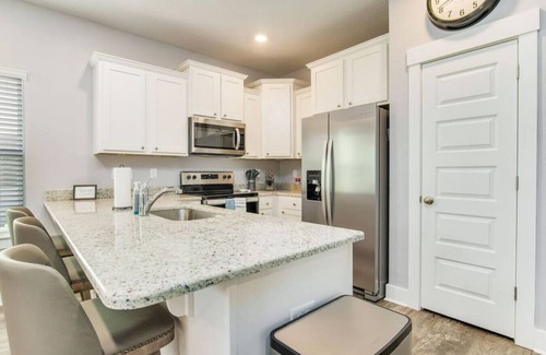 Pine Forest House | Brand-New Pensacola Haven with Community Pool
