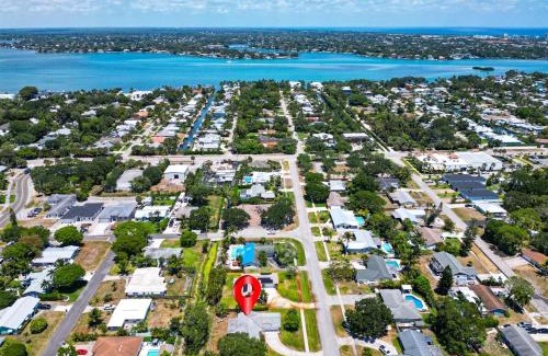 Pine Gardens North House | Brand New Pool Coming Golf Beach Dining Retr